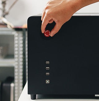 FLUX-Hexa-RF-CO2-Laser-Engraver-Emergency Button