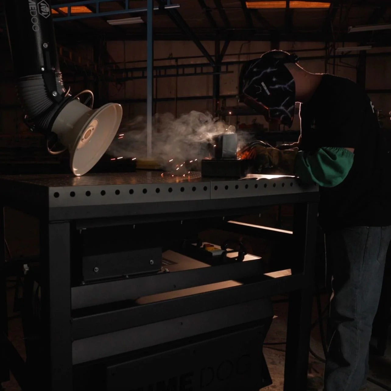 Fume Dog Platen Downdraft Table Fume Extractor Working