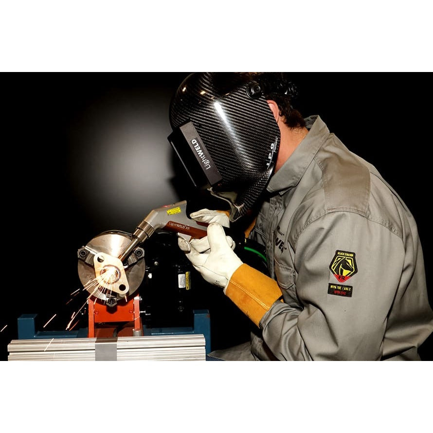 LightWELD 1000 Handheld Laser Welding System Weilding